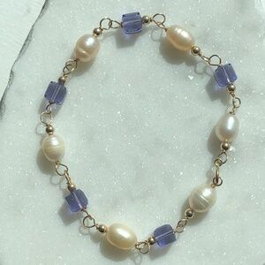 Freshwater Pearl and Purple Swarovski Crystal Bracelet